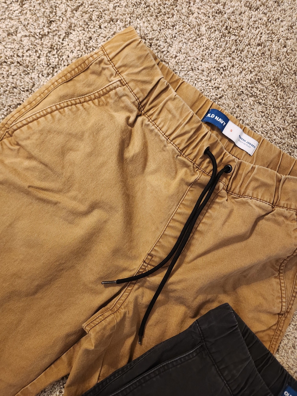 Old Navy Men's Modern Jogger Pants. Small. - Picture 2 of 7